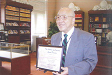 2003年李華偉博士應美國國會圖書館之聘，前往該館擔任亞洲部主任。